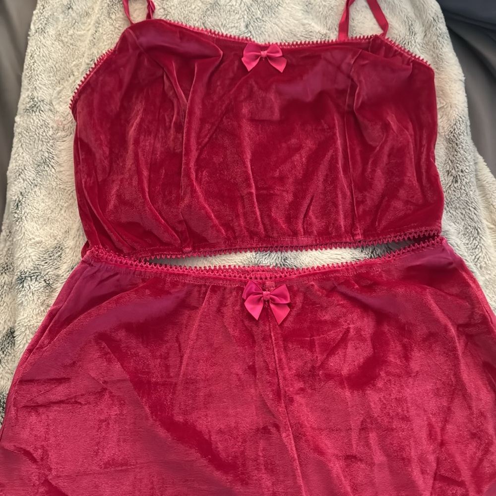 2 piece velvet pajama set - NWOT MEDIUM